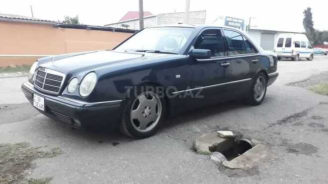 Mercedes E 320 1997, 250,000 km - 3.2 л - Bərdə