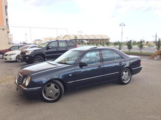 Mercedes E 320 1997, 250,000 km - 3.2 л - Bərdə