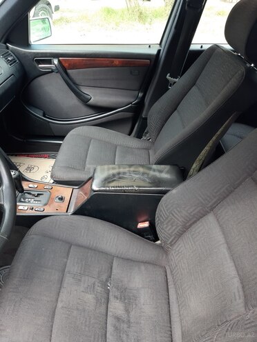 Mercedes C 180 1999, 310,000 km - 1.8 л - Yevlax