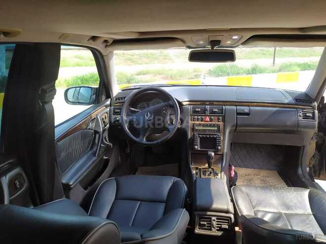 Mercedes E 320 2000, 190,000 km - 3.2 l - Bakı