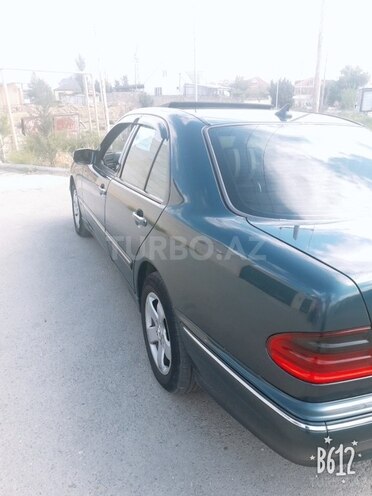 Mercedes E 220 2000, 392,000 km - 2.2 l - Bakı