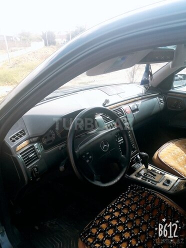 Mercedes E 220 2000, 392,000 km - 2.2 l - Bakı
