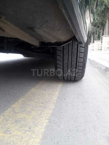 Mercedes E 220 1998, 215,000 km - 2.2 l - Beyləqan