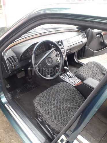 Mercedes E 220 1998, 215,000 km - 2.2 l - Beyləqan