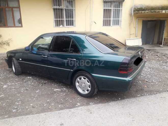 Mercedes E 220 1998, 215,000 km - 2.2 l - Beyləqan