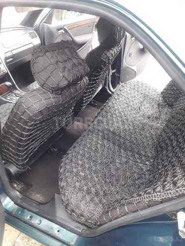 Mercedes E 220 1998, 215,000 km - 2.2 l - Beyləqan