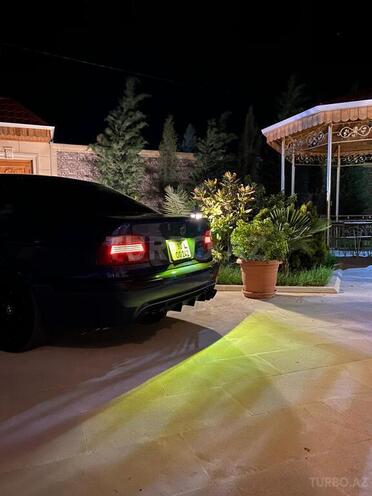 BMW 525 2001, 300,000 km - 2.5 l - Saatlı