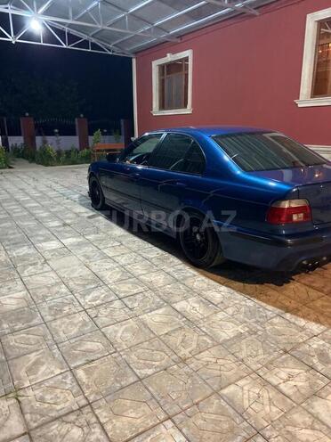 BMW 525 2001, 300,000 km - 2.5 l - Saatlı