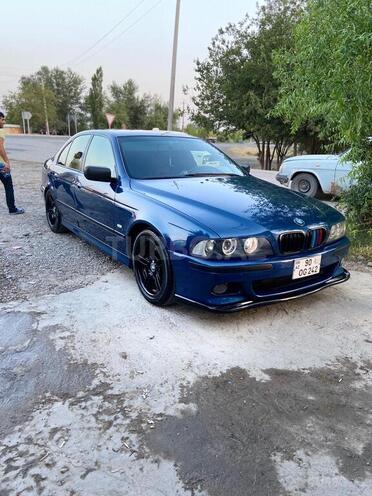 BMW 525 2001, 300,000 km - 2.5 l - Saatlı