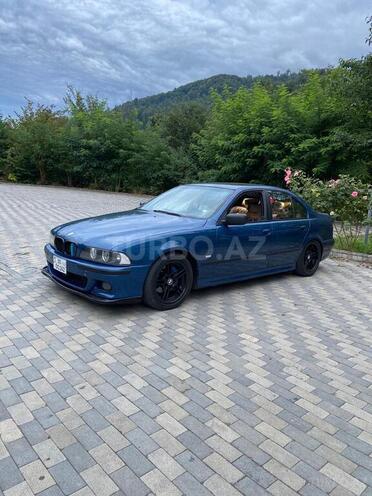 BMW 525 2001, 300,000 km - 2.5 l - Saatlı