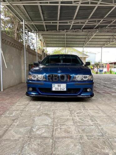 BMW 525 2001, 300,000 km - 2.5 l - Saatlı