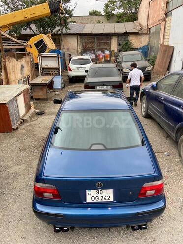 BMW 525 2001, 300,000 km - 2.5 l - Saatlı