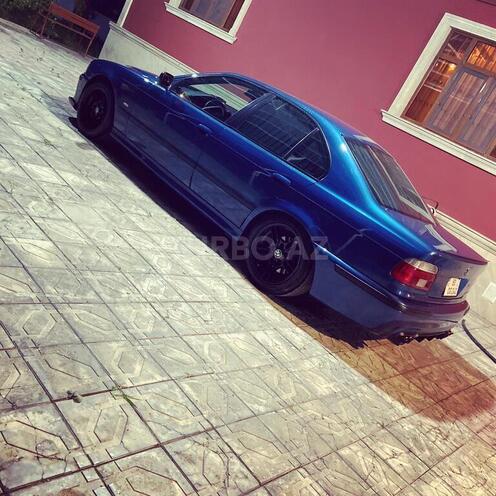 BMW 525 2001, 300,000 km - 2.5 l - Saatlı