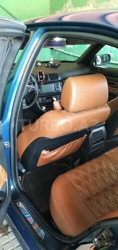 BMW 525 2001, 300,000 km - 2.5 l - Saatlı