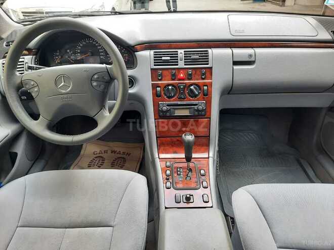 Mercedes E 280 1999, 202,000 km - 2.8 l - Bakı