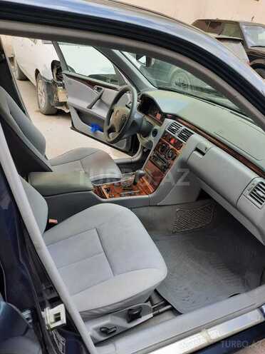 Mercedes E 280 1999, 202,000 km - 2.8 l - Bakı