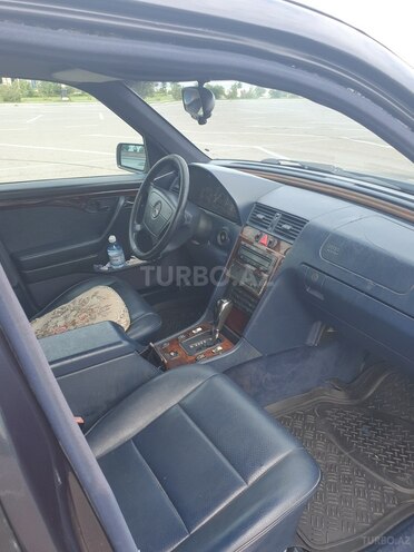 Mercedes C 220 1995, 271,000 km - 2.2 l - Sumqayıt