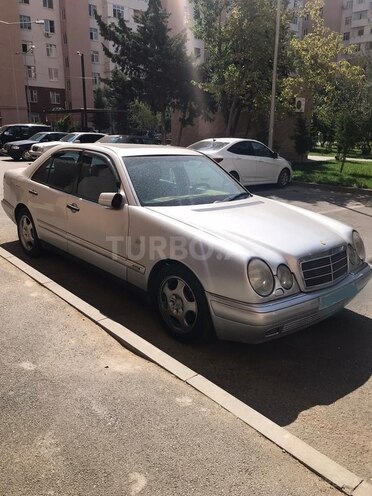 Mercedes E 280 1998, 390,000 km - 2.8 l - Bakı