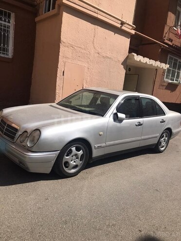 Mercedes E 280 1998, 390,000 km - 2.8 l - Bakı