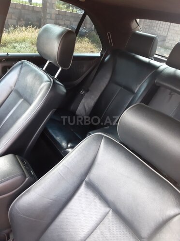 Mercedes E 320 2001, 256,780 km - 3.2 l - Bakı