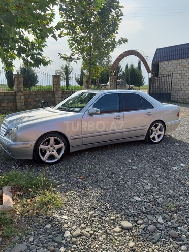 Mercedes E 320 2001, 256,780 km - 3.2 l - Bakı