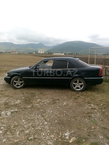 Mercedes C 220 1995, 438,000 km - 2.2 l - İsmayıllı