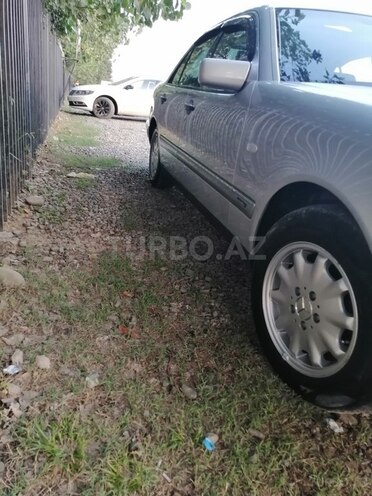 Mercedes E 240 1998, 200,100 km - 2.4 l - Lənkəran