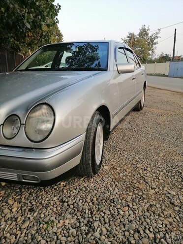 Mercedes E 240 1998, 200,100 km - 2.4 l - Lənkəran