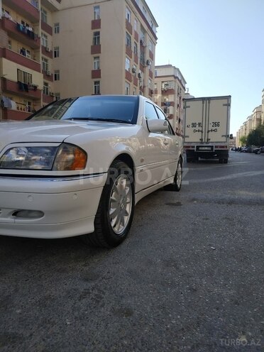 Mercedes C 220 1999, 417,000 km - 2.2 l - Bakı