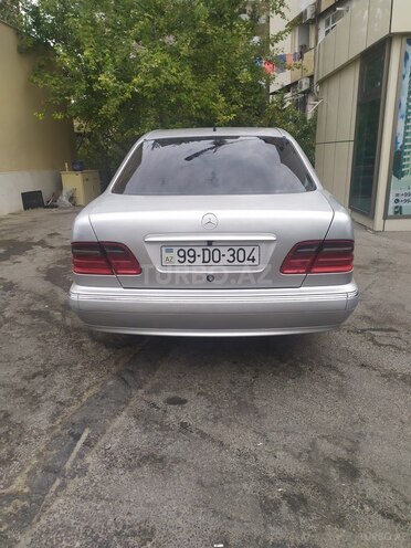 Mercedes E 270 2000, 313,000 km - 2.7 l - Bakı