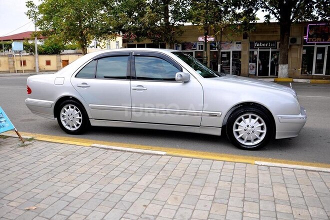 Mercedes E 220 2000, 390,000 km - 2.2 l - Ağstafa