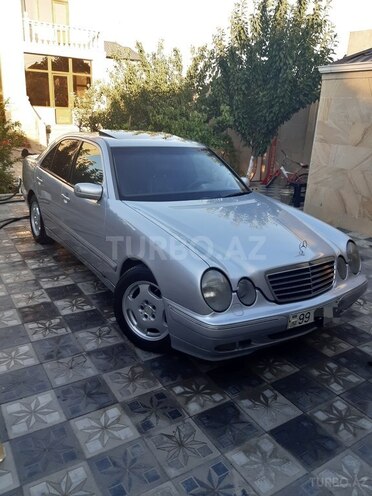 Mercedes E 220 2001, 373,000 km - 2.2 l - Bakı
