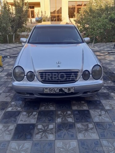 Mercedes E 220 2001, 373,000 km - 2.2 l - Bakı