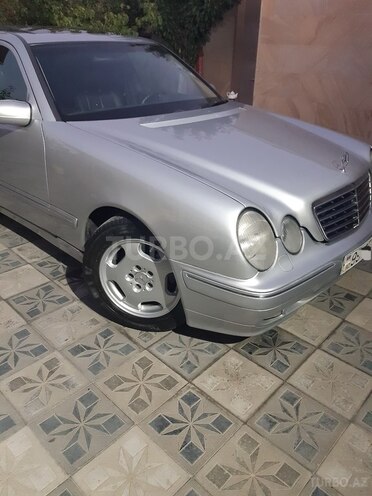 Mercedes E 220 2001, 373,000 km - 2.2 l - Bakı