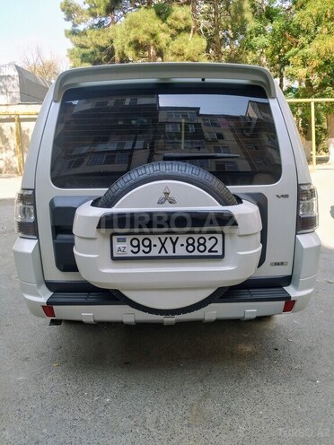 Mitsubishi Pajero 2011, 72,500 km - 3.5 l - Bakı