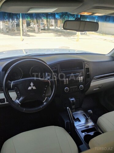 Mitsubishi Pajero 2011, 72,500 km - 3.5 l - Bakı