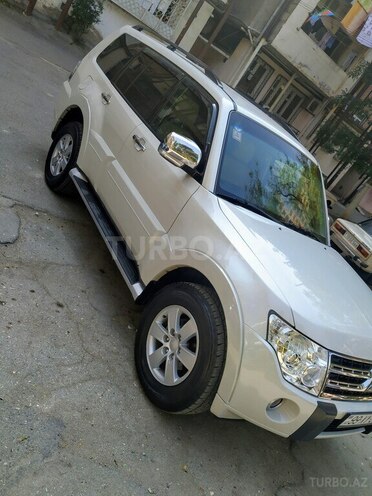 Mitsubishi Pajero 2011, 72,500 km - 3.5 l - Bakı