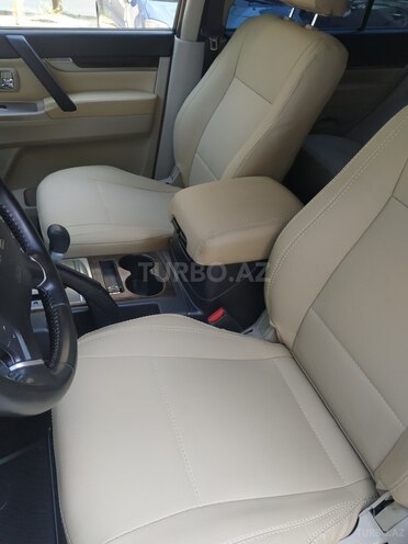 Mitsubishi Pajero 2011, 72,500 km - 3.5 l - Bakı