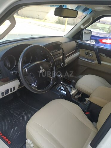 Mitsubishi Pajero 2011, 72,500 km - 3.5 l - Bakı