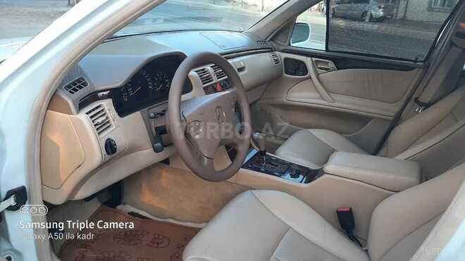 Mercedes E 320 1999, 210,000 km - 3.2 l - Bakı