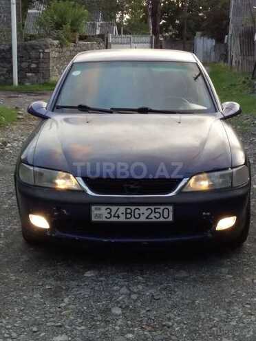 Opel Vectra 1997, 200,000 km - 1.6 л - Qax