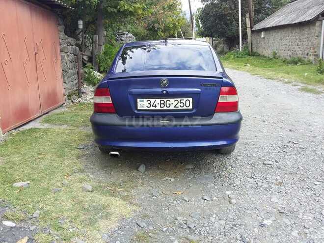 Opel Vectra 1997, 200,000 km - 1.6 л - Qax