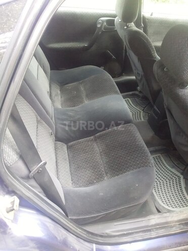 Opel Vectra 1997, 200,000 km - 1.6 л - Qax