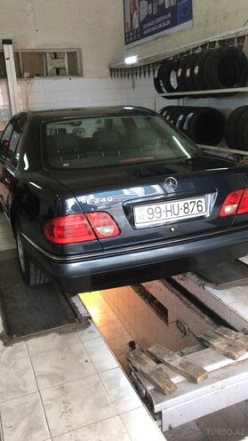 Mercedes E 240 1998, 256,000 km - 2.4 л - Bakı