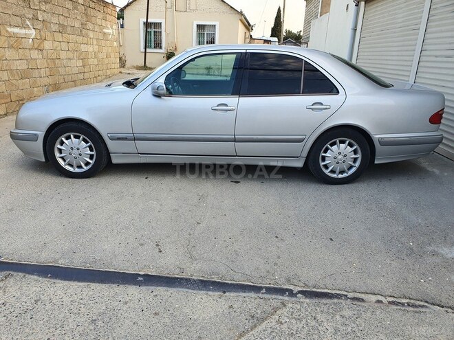 Mercedes E 240 2001, 237,000 km - 2.6 л - Bakı
