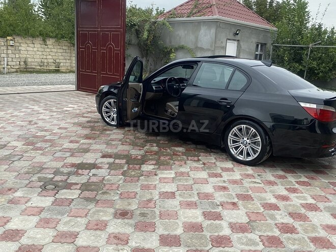 BMW 525 2005, 330,000 km - 2.5 l - Bakı