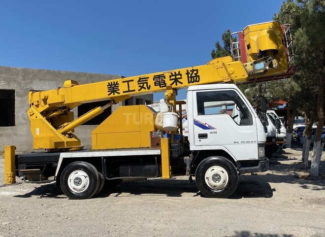 Isuzu NPR 2002, 21,300 km - 3.9 l - Sumqayıt