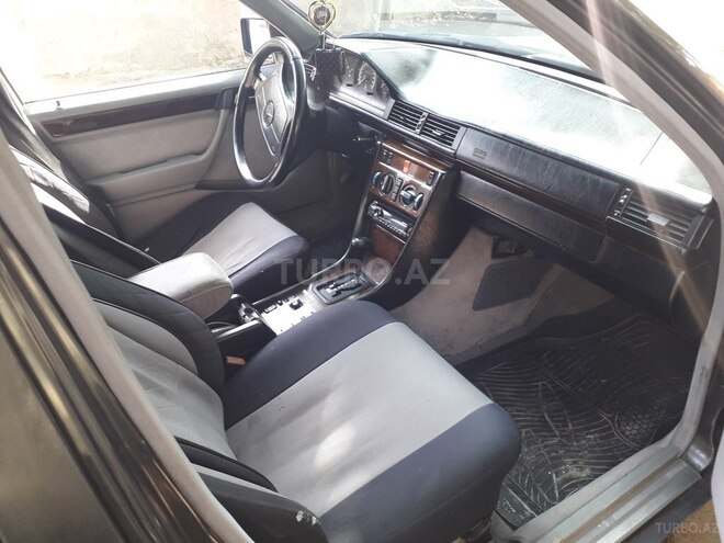 Mercedes E 220 1995, 312,000 km - 2.2 л - Bakı