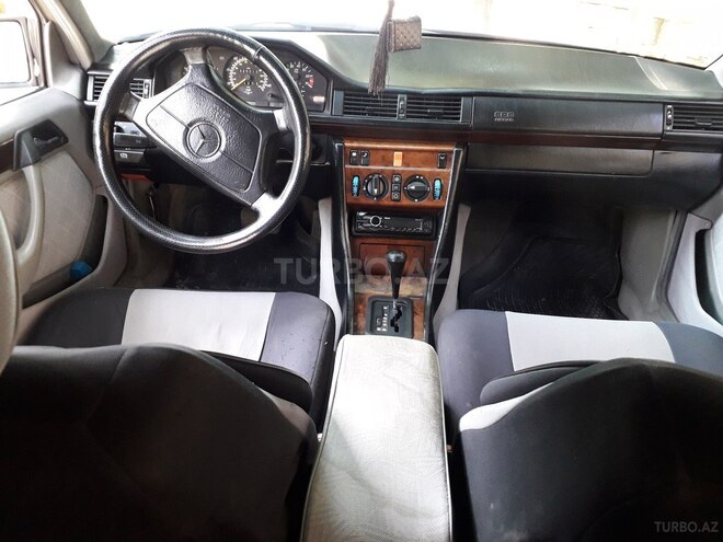 Mercedes E 220 1995, 312,000 km - 2.2 л - Bakı