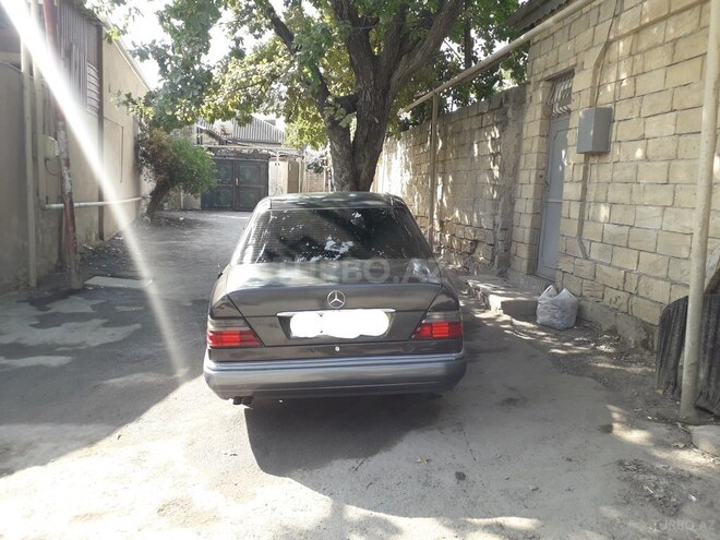 Mercedes E 220 1995, 312,000 km - 2.2 л - Bakı